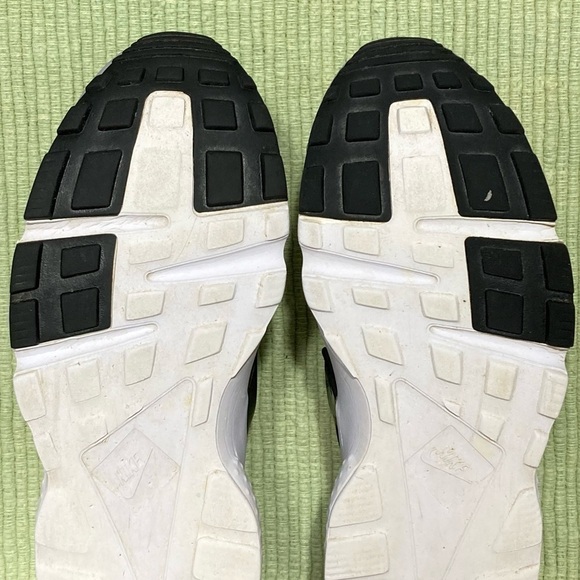 Nike Youth Air Huarache Run Grey Running Sneakers Shoes Sizes US 7Y & Wmns 8.5 - Picture 9 of 11
